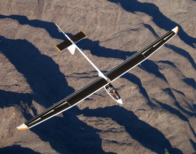 Электрический самолет с солнечными батареями Sunseeker